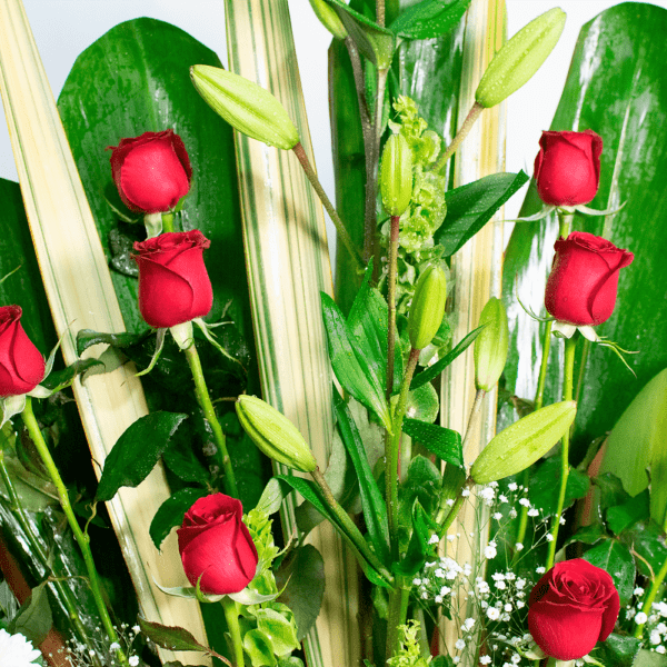 Elegante Arreglo de flores con Rosas - Demostración de Amor detalle