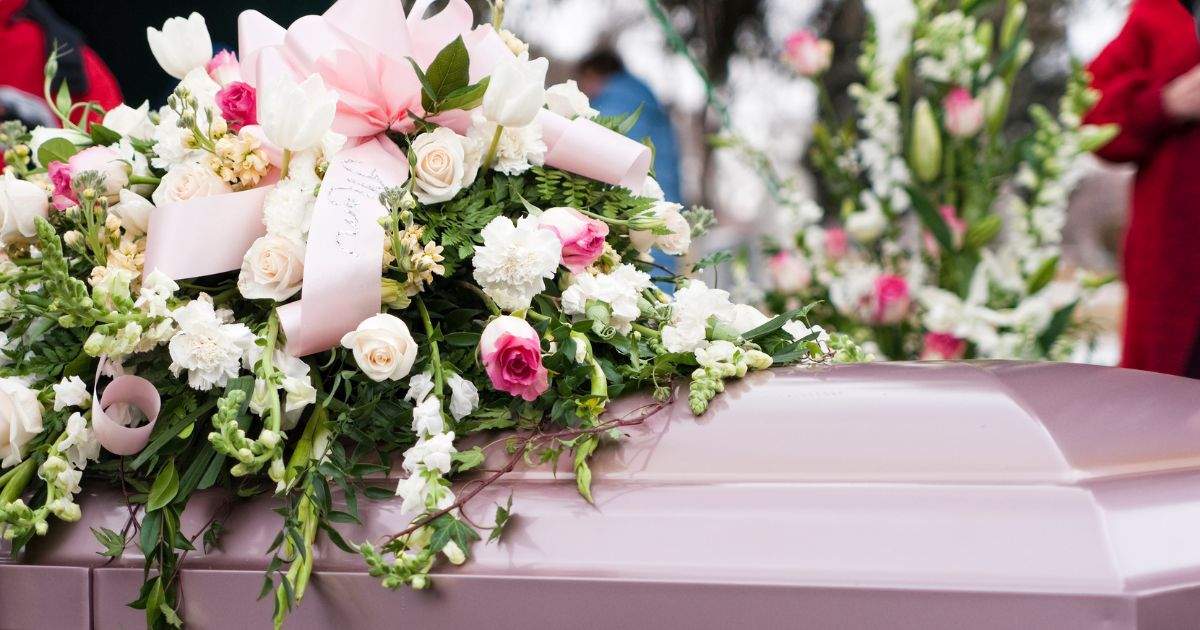 Cómo escoger ramos para funeral con sensibilidad